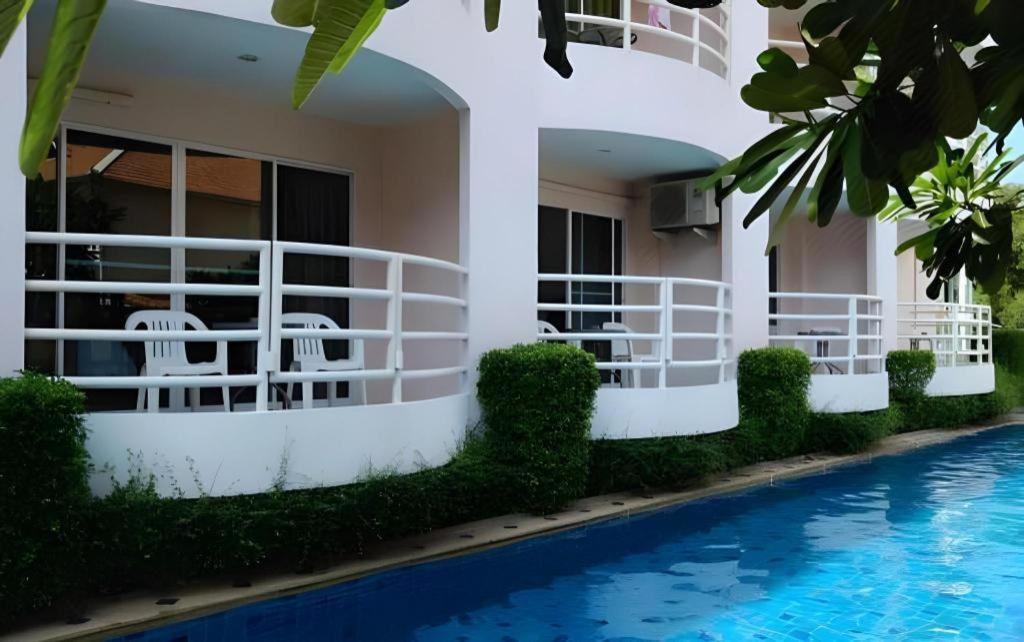 Phu View Talay 3*